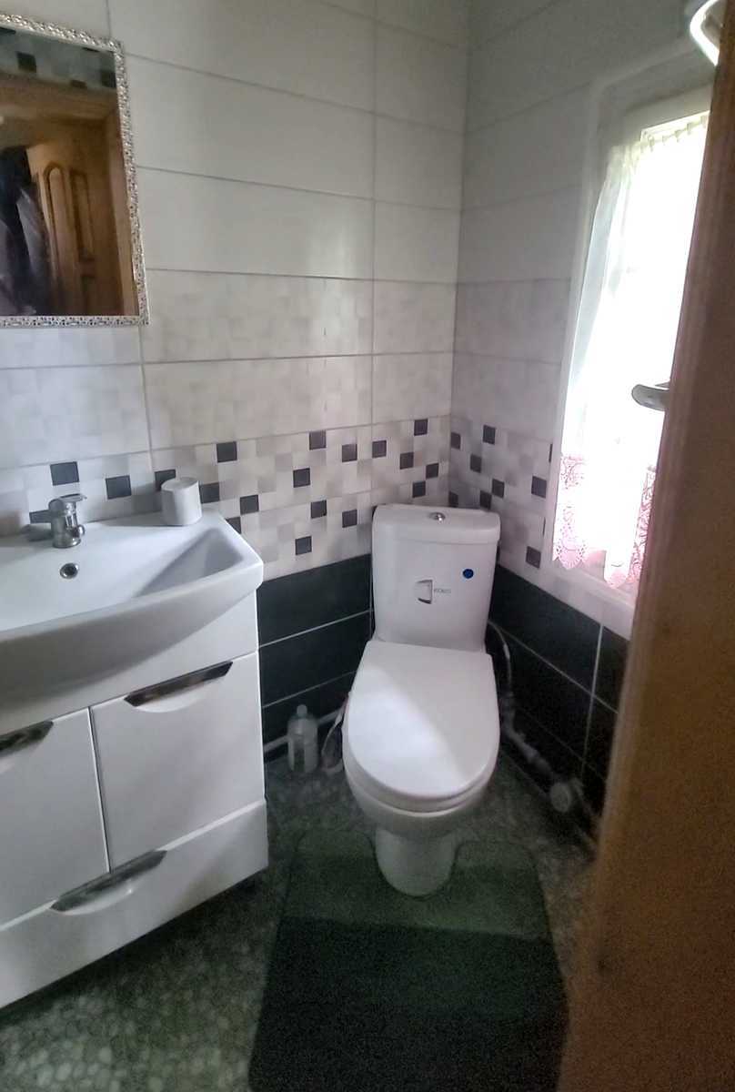 1876385942697416
