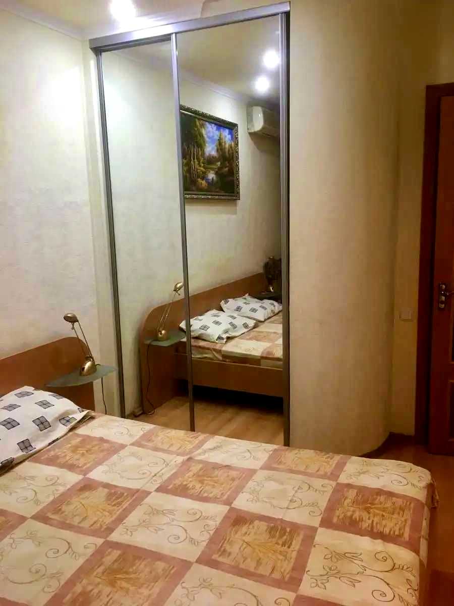 1876387775304273