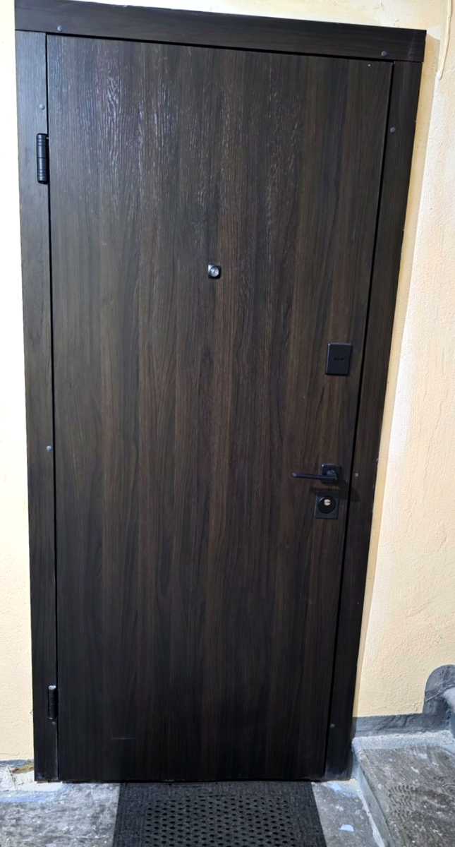 1876389655856937