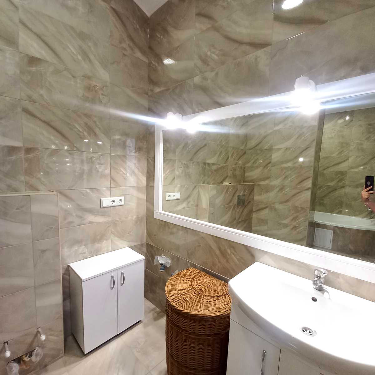 1876389885532079