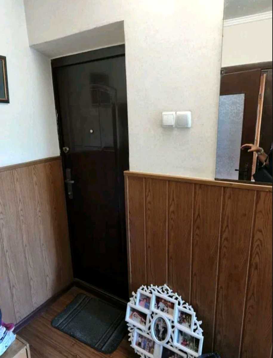 1876389918385243