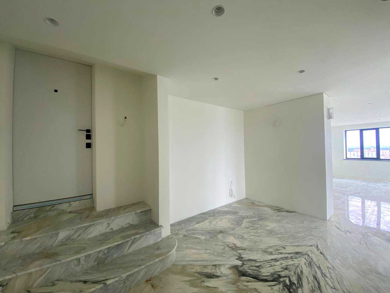 1876391937592392