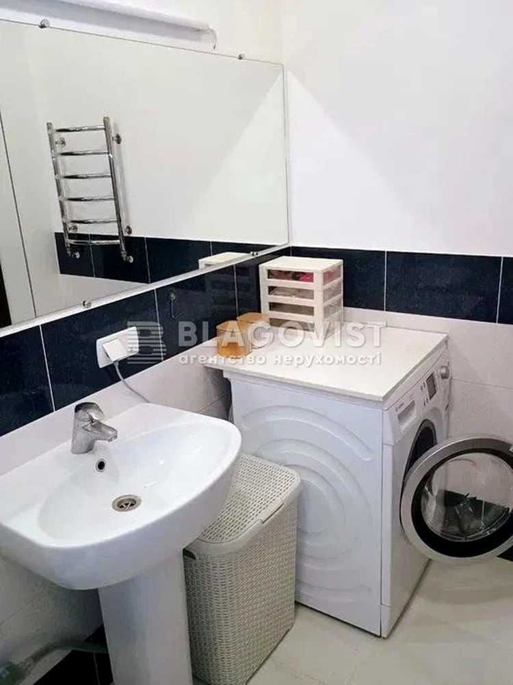 1876392171990756