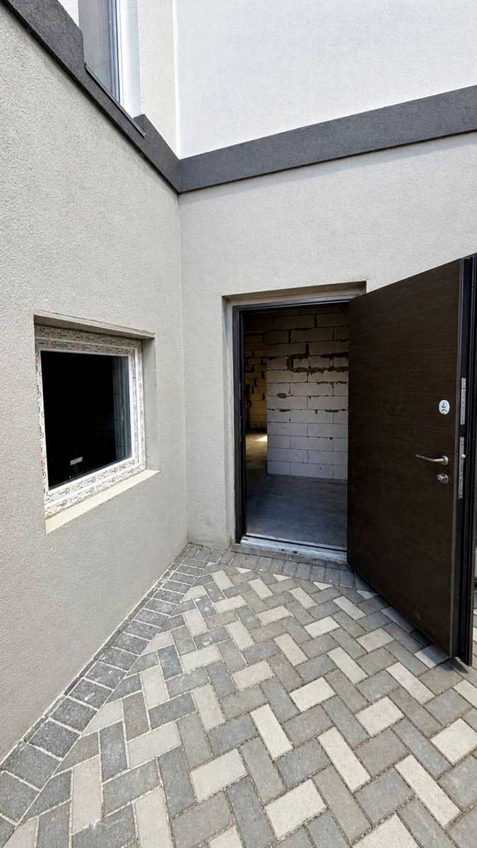 1876392611919905