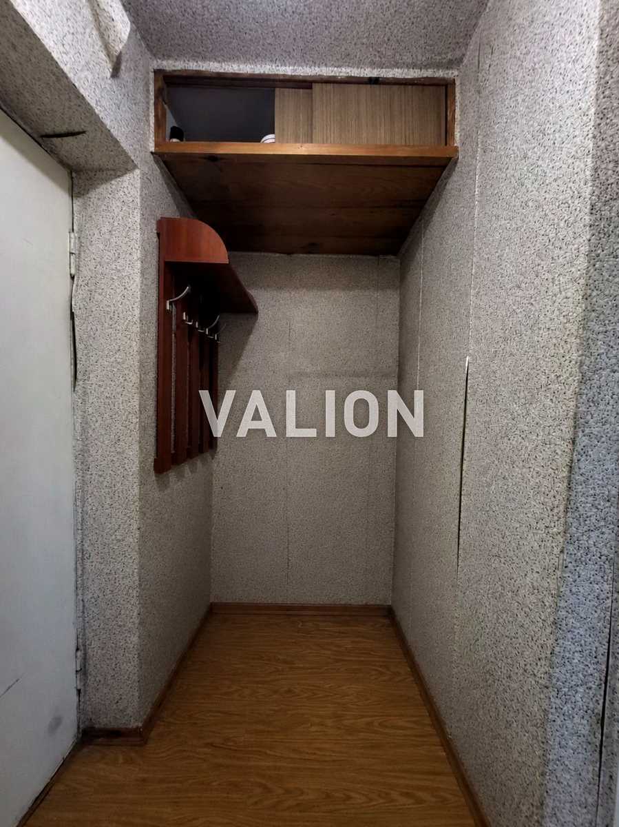 1876395045570376