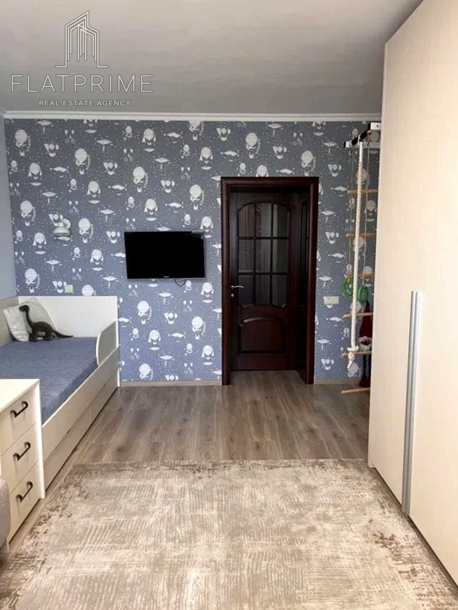 1876395233185235