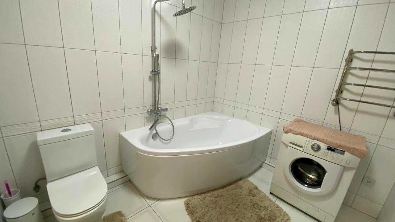 1876397745794058