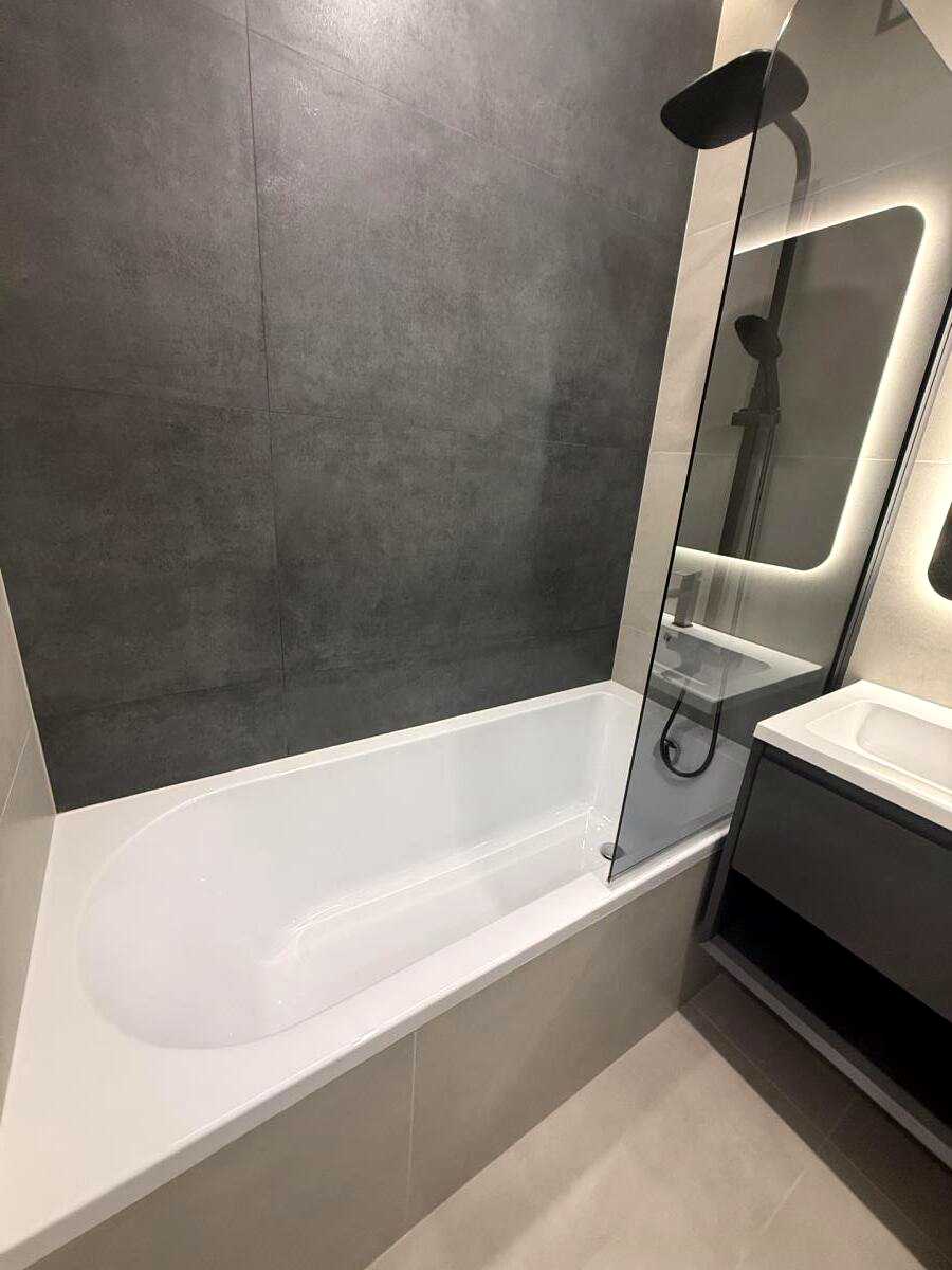 1876398089368407