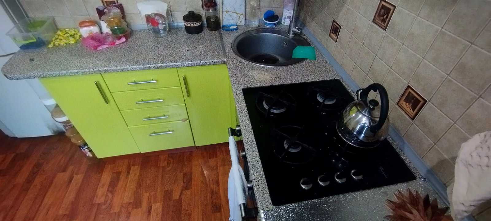 1876401601537094