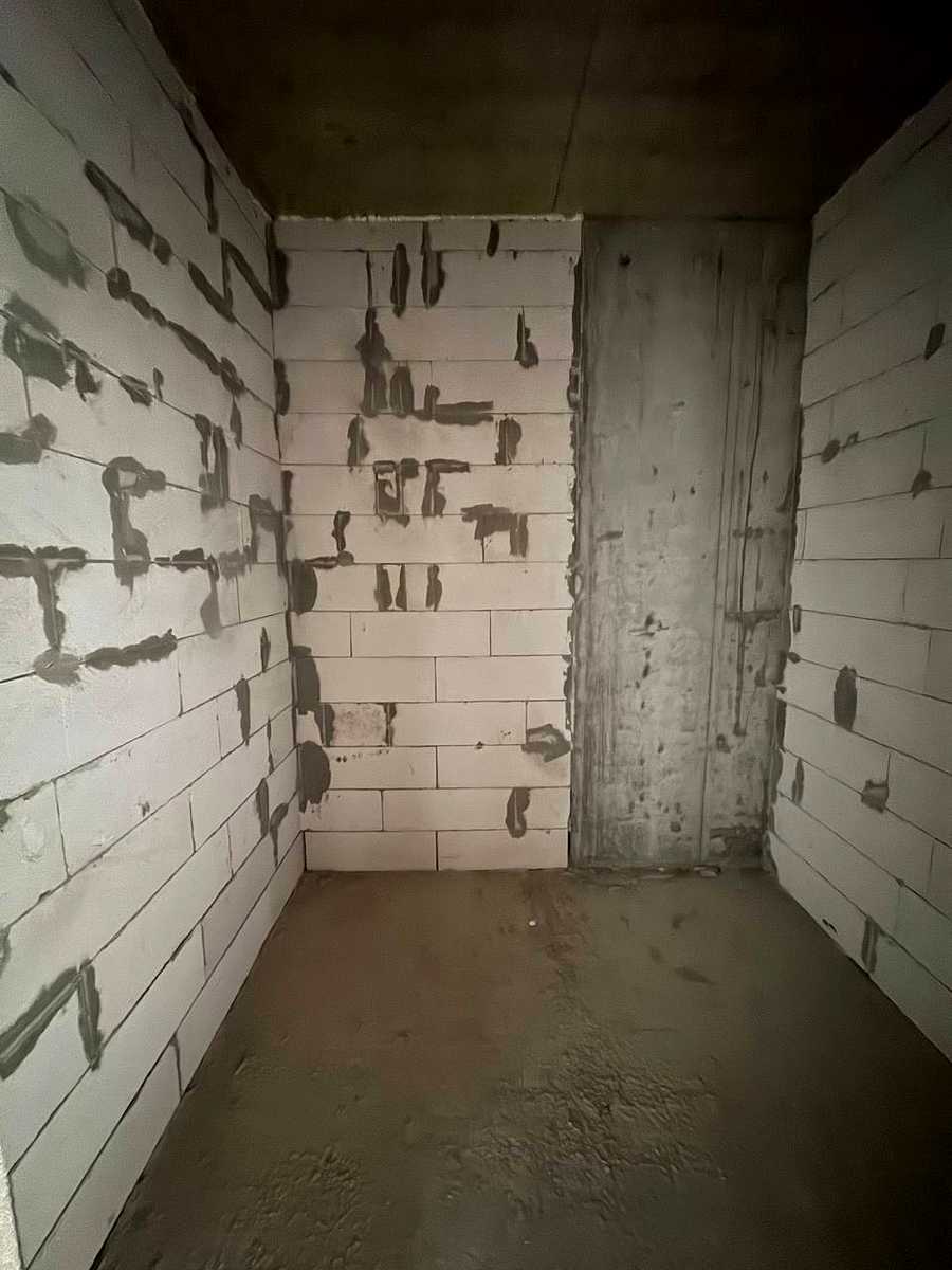 1876401773096871