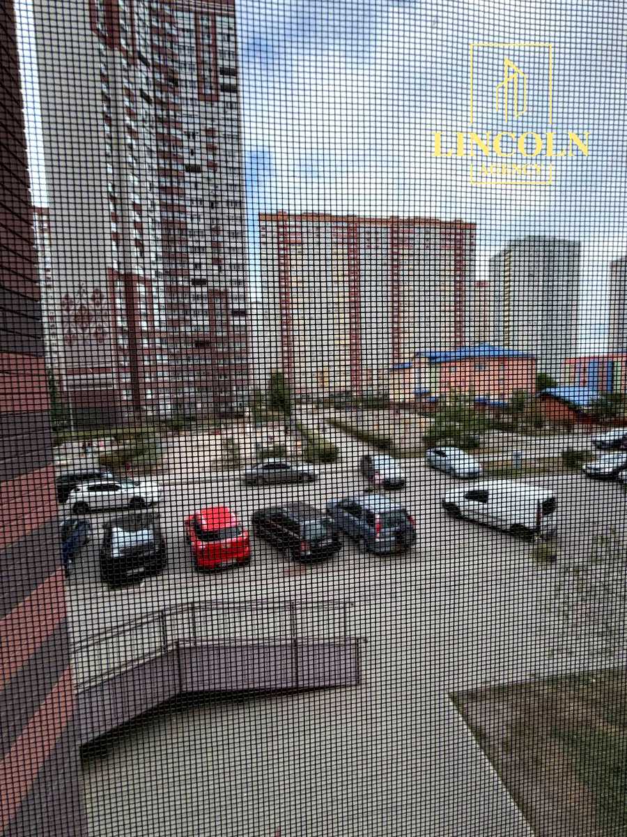 1876403822624925