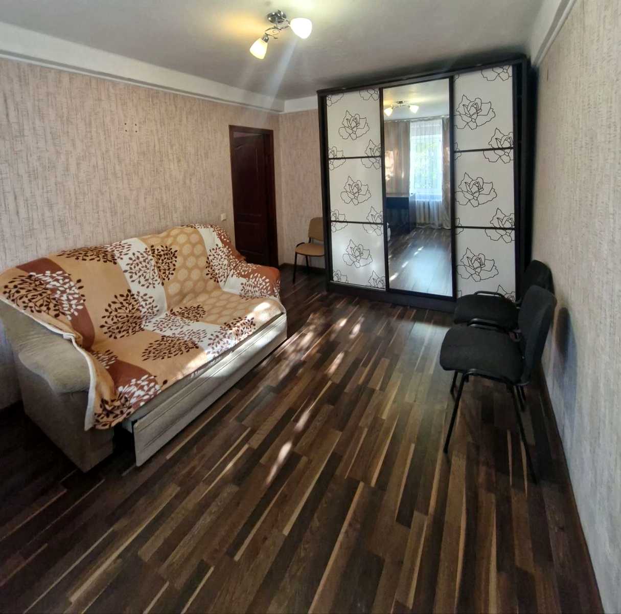 1876404082882648