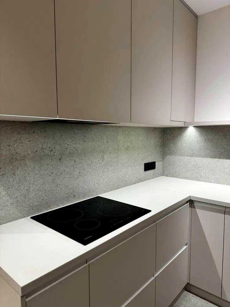 1876405676029309