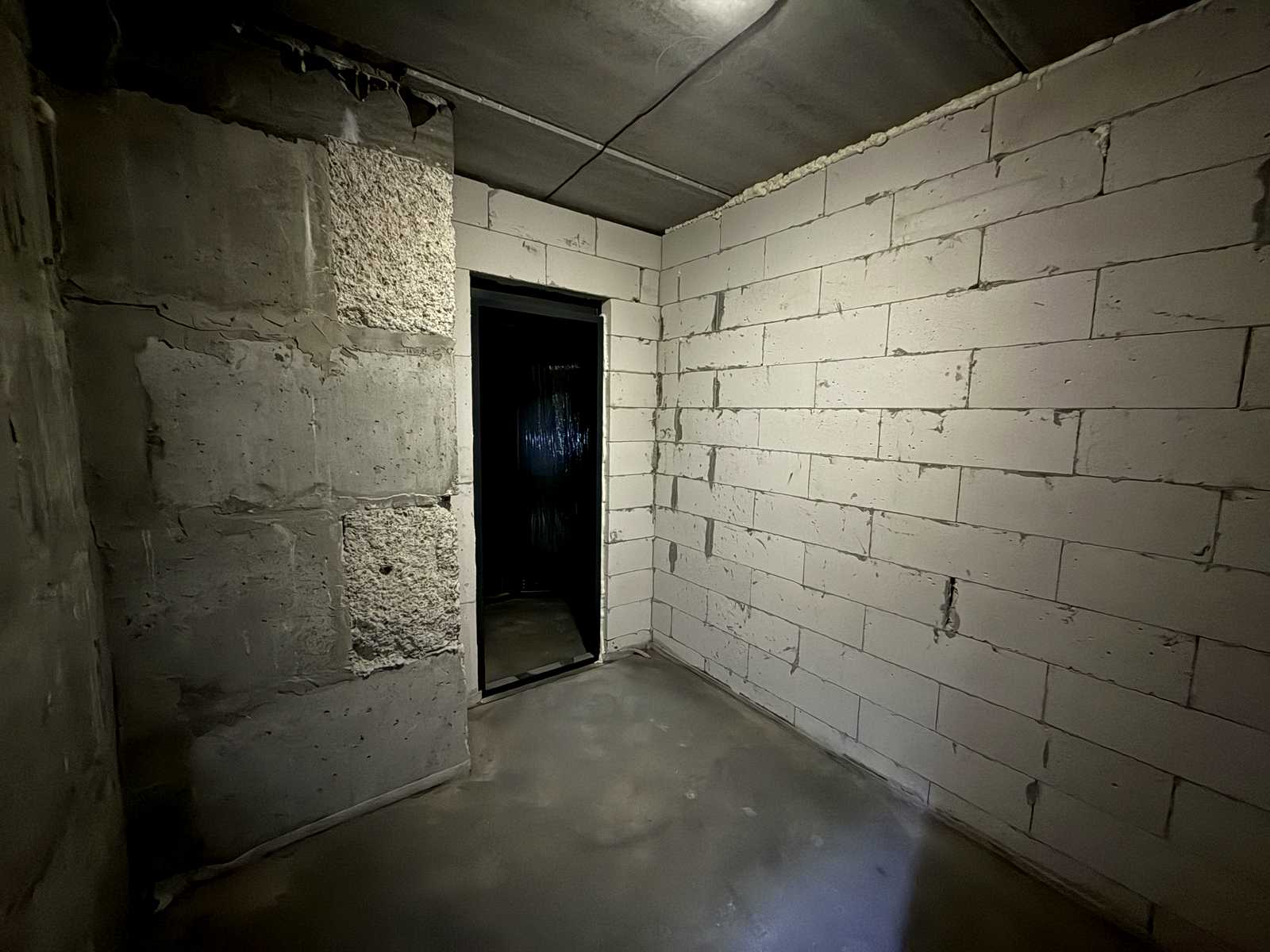 1876405968716824