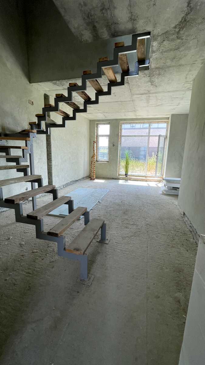 1876407228713715
