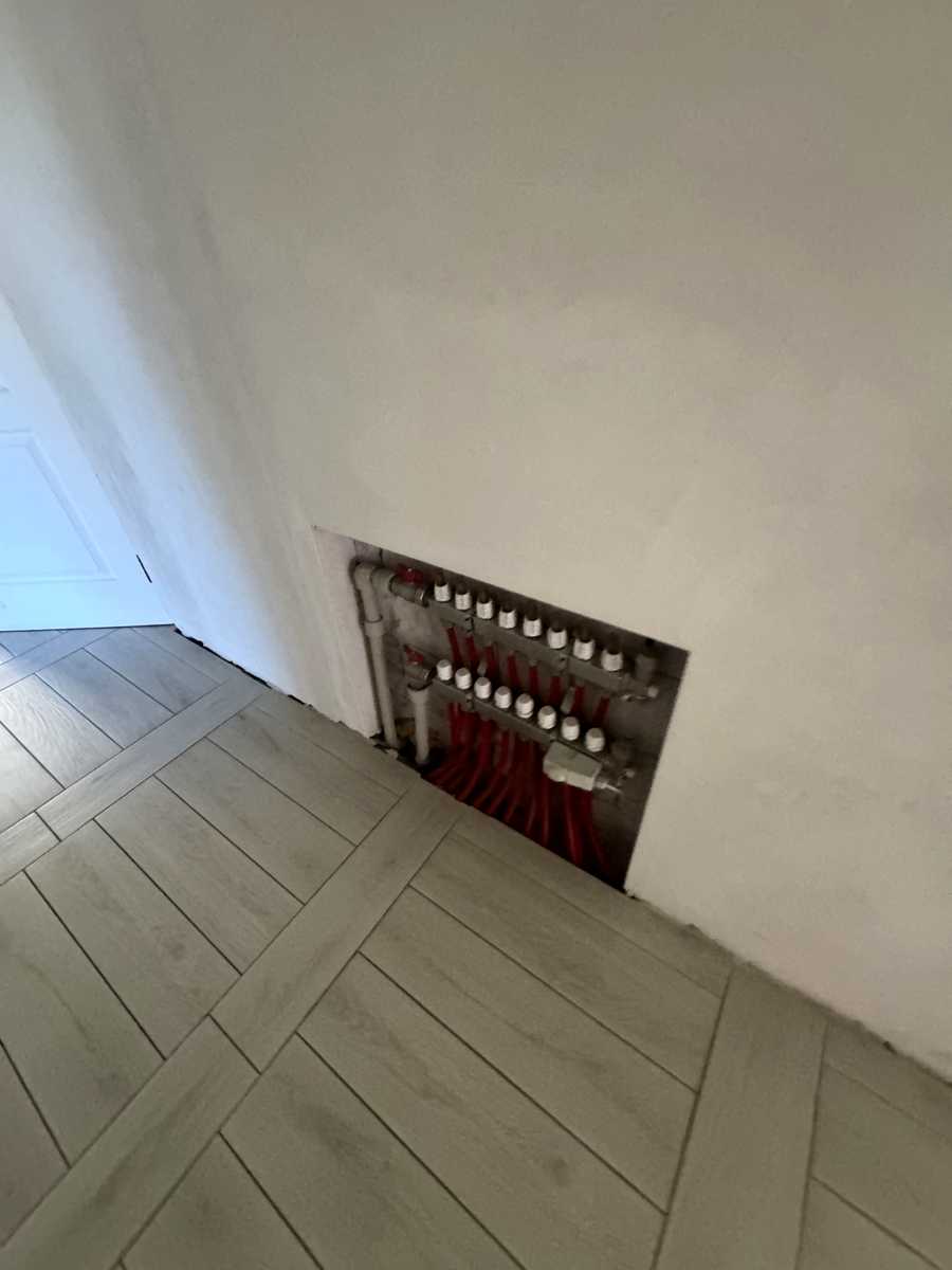1876408358018275