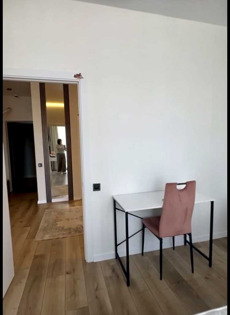 1876415102830977