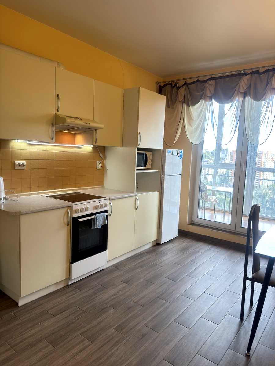 1876415335650927