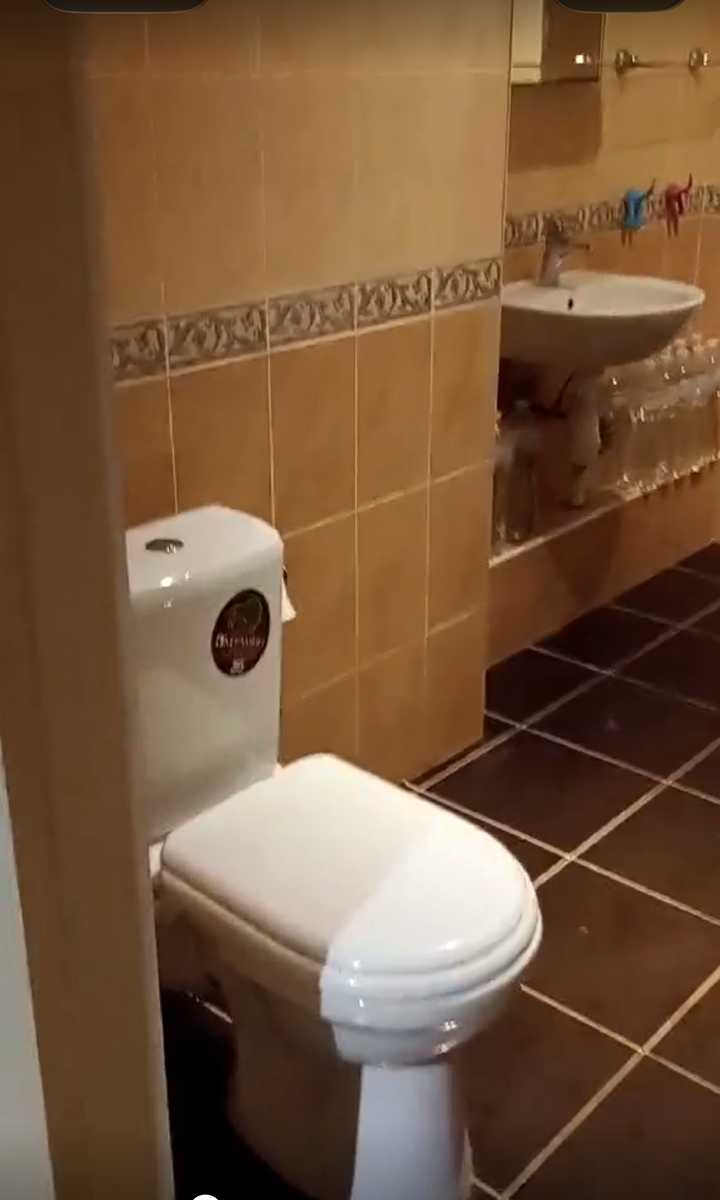 1876417758972918