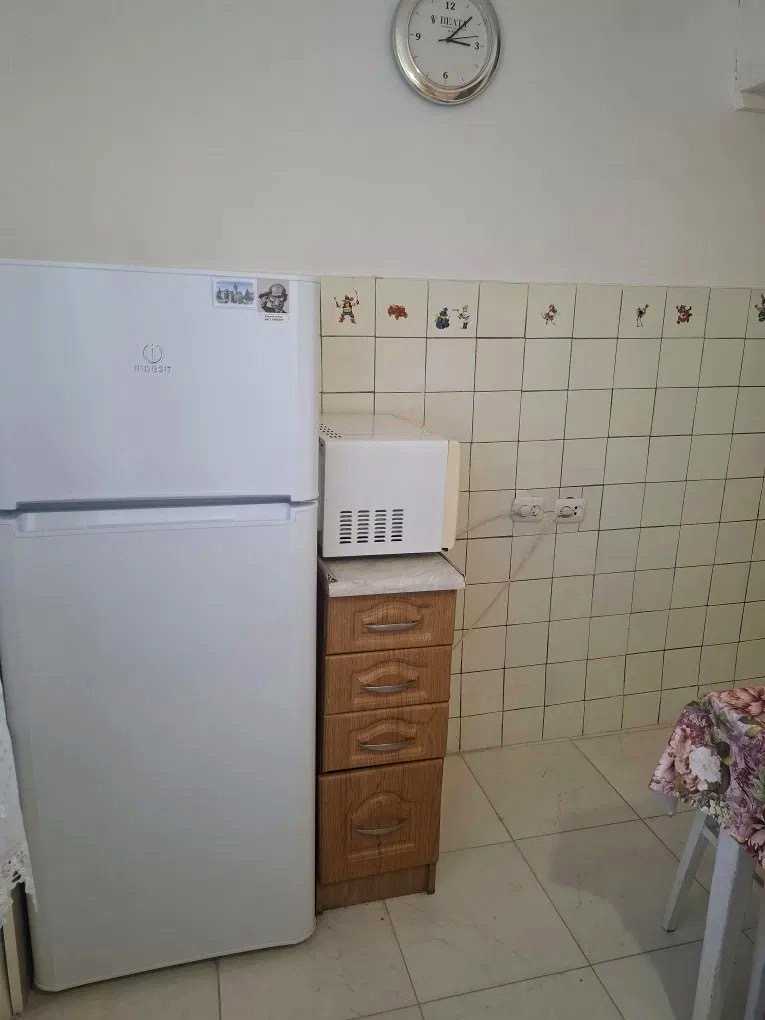 1876417973877445