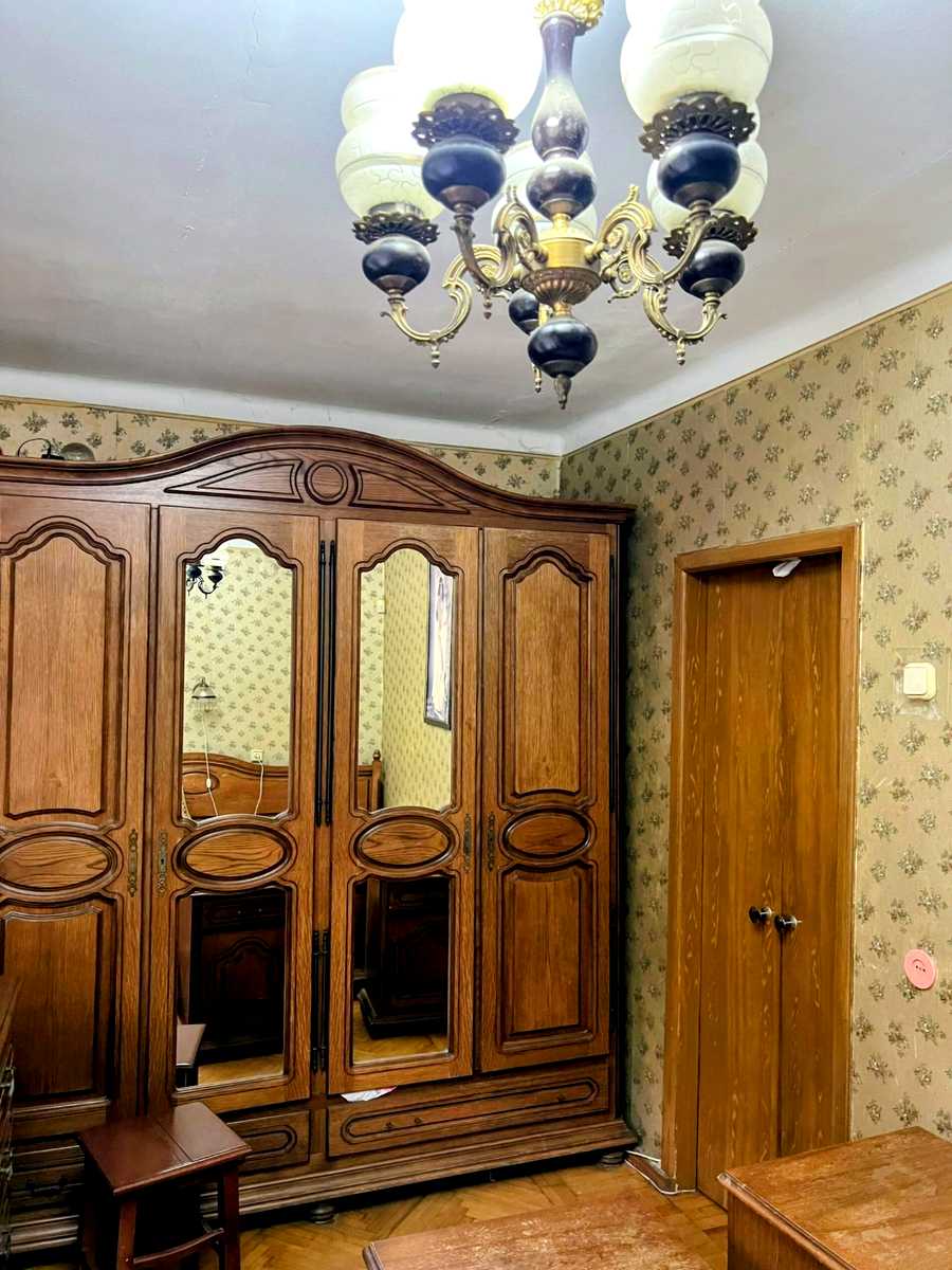 1876418383036473