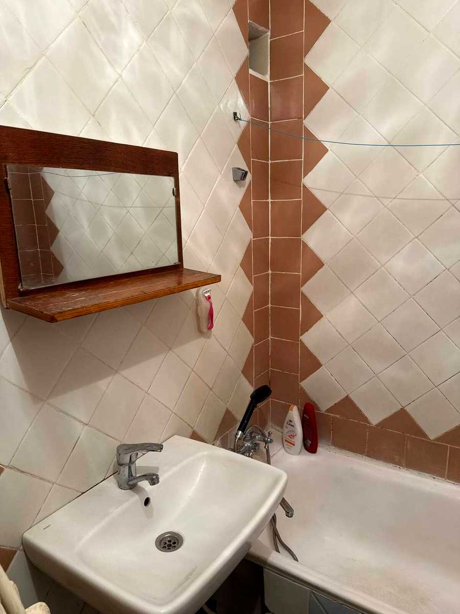 1876418577096938