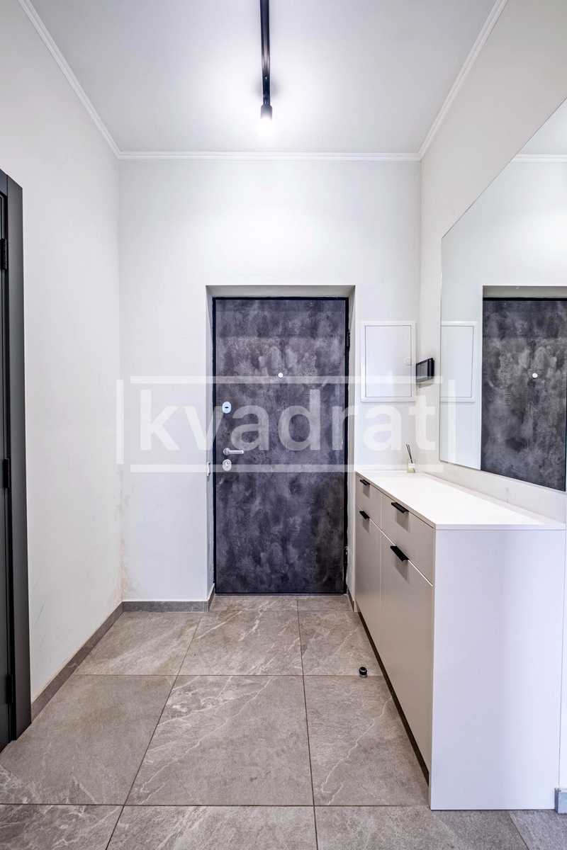 1876425278046915