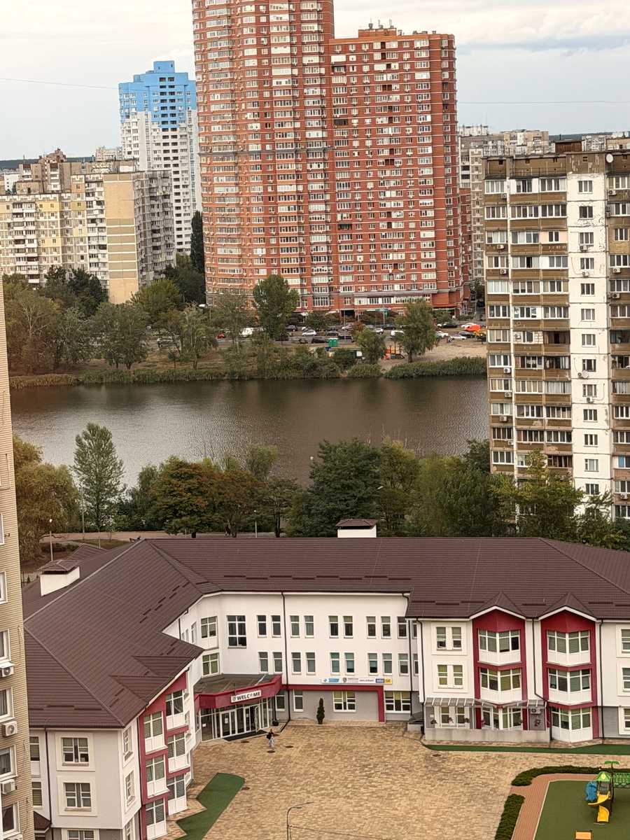 1876434656933700