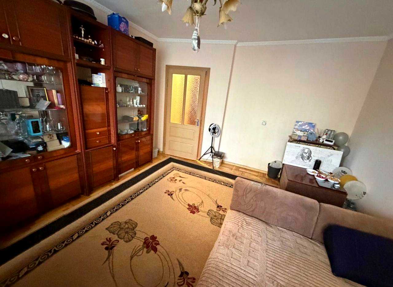 1876467108594863