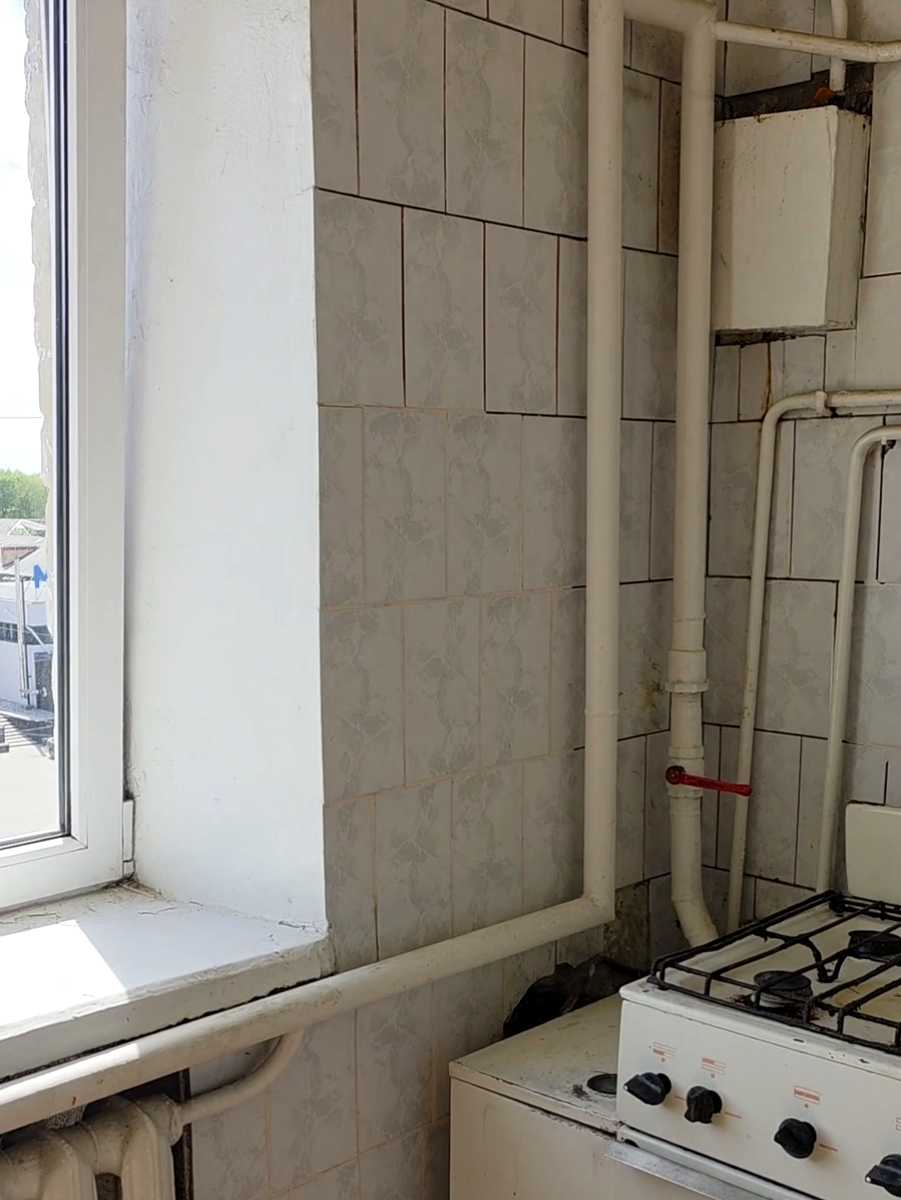 1876468481774306
