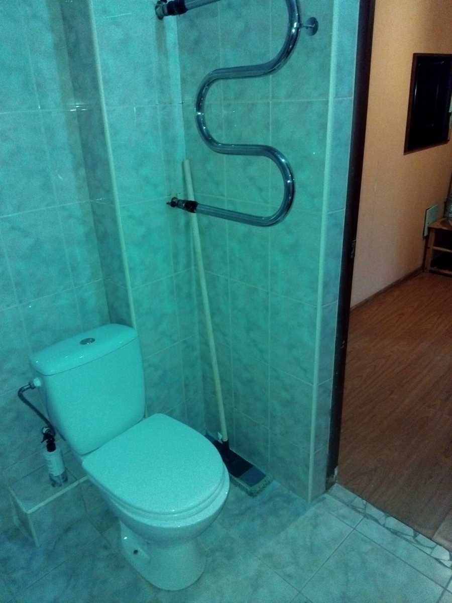 1876469637042144