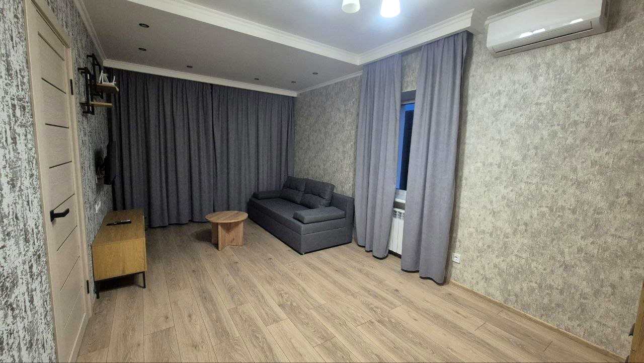 1876474800452642