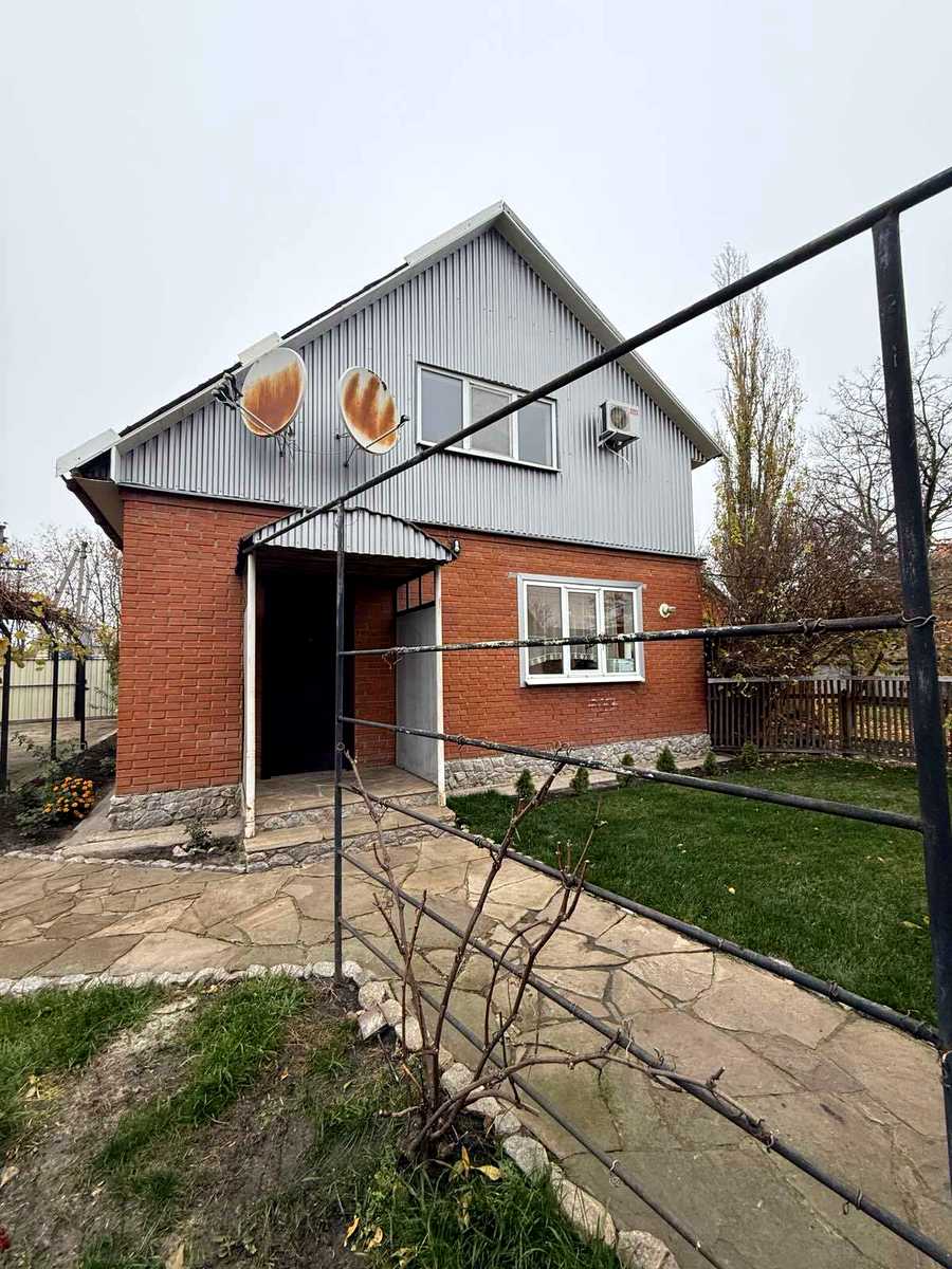 1876476824810831