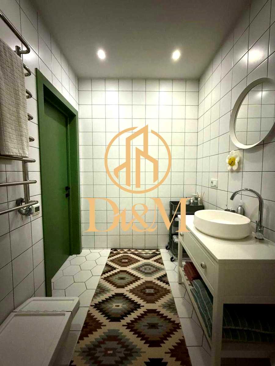 1876478785840358