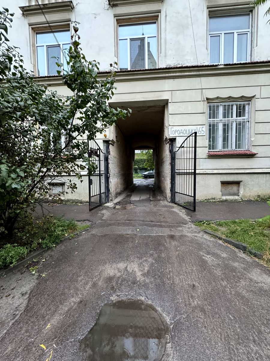 1876479343102892