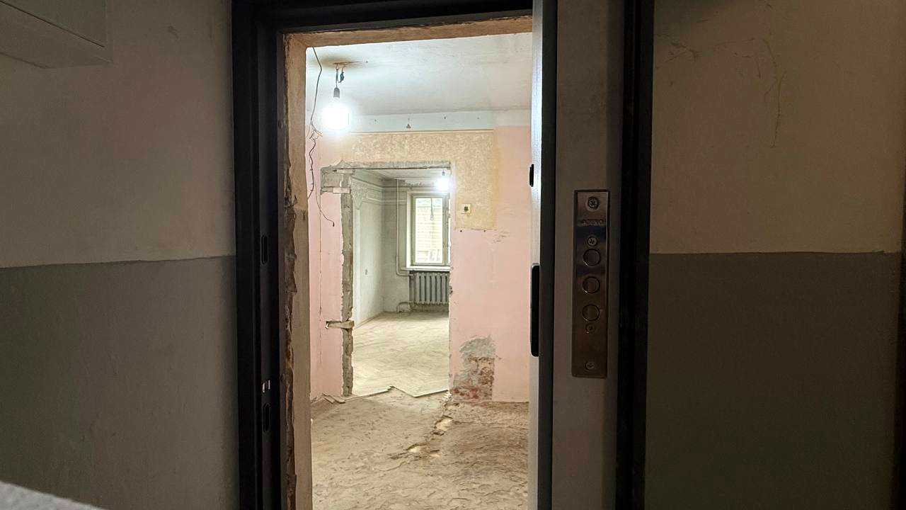 1876479650190352