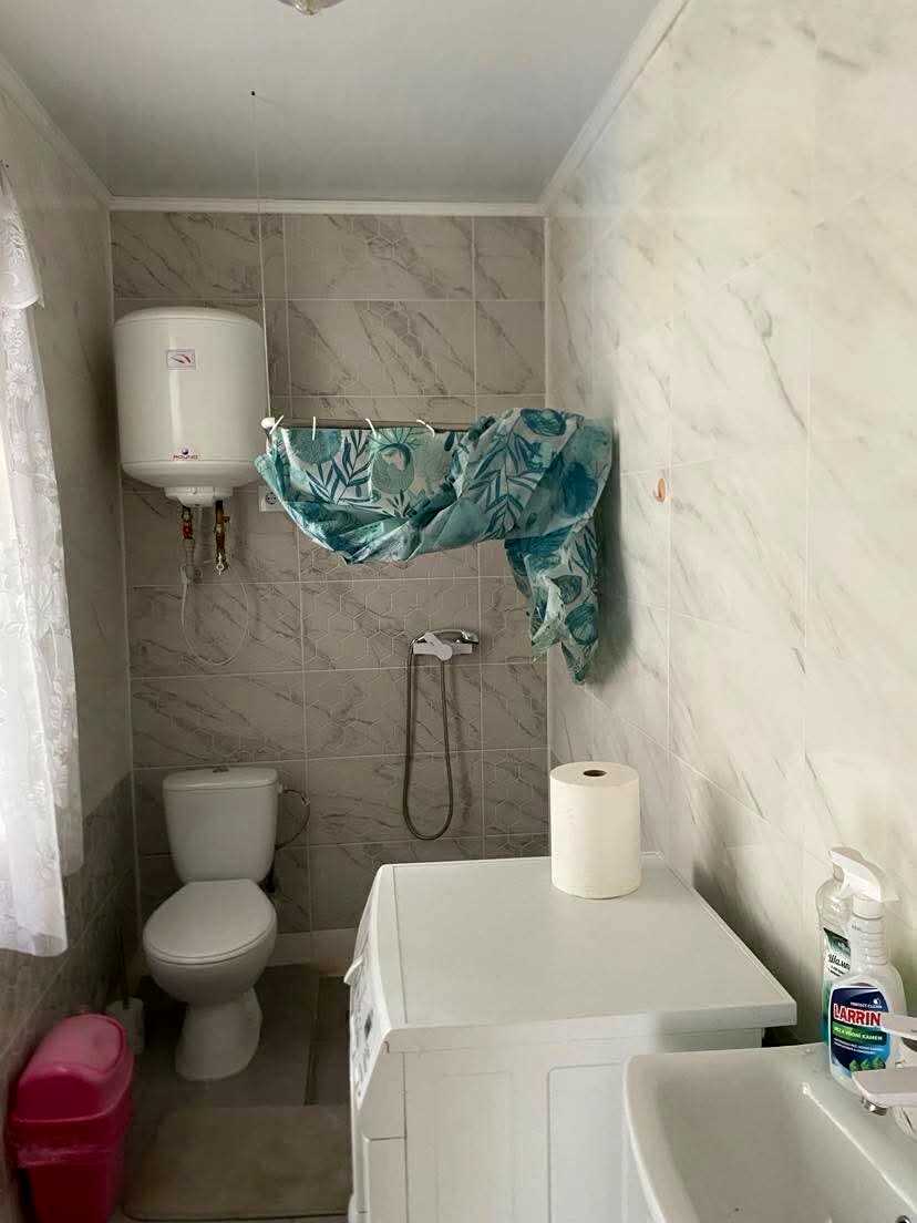 1876481098935772