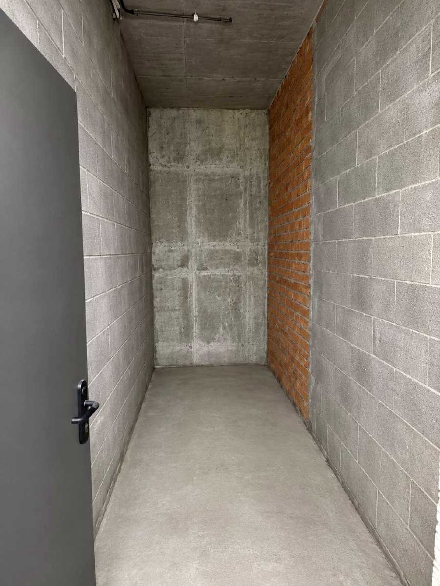 1876483204761635
