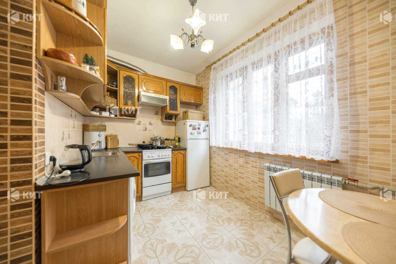1876484398662295