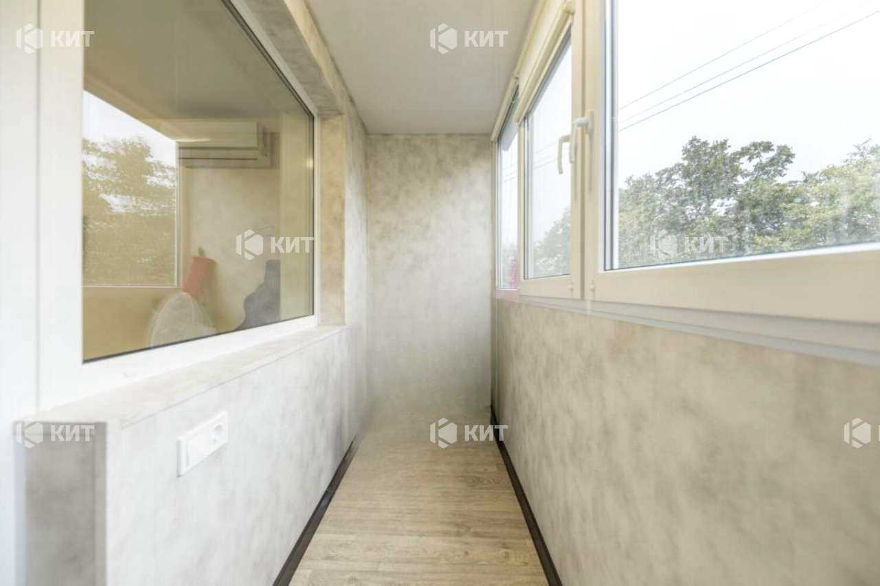 1876484763819831