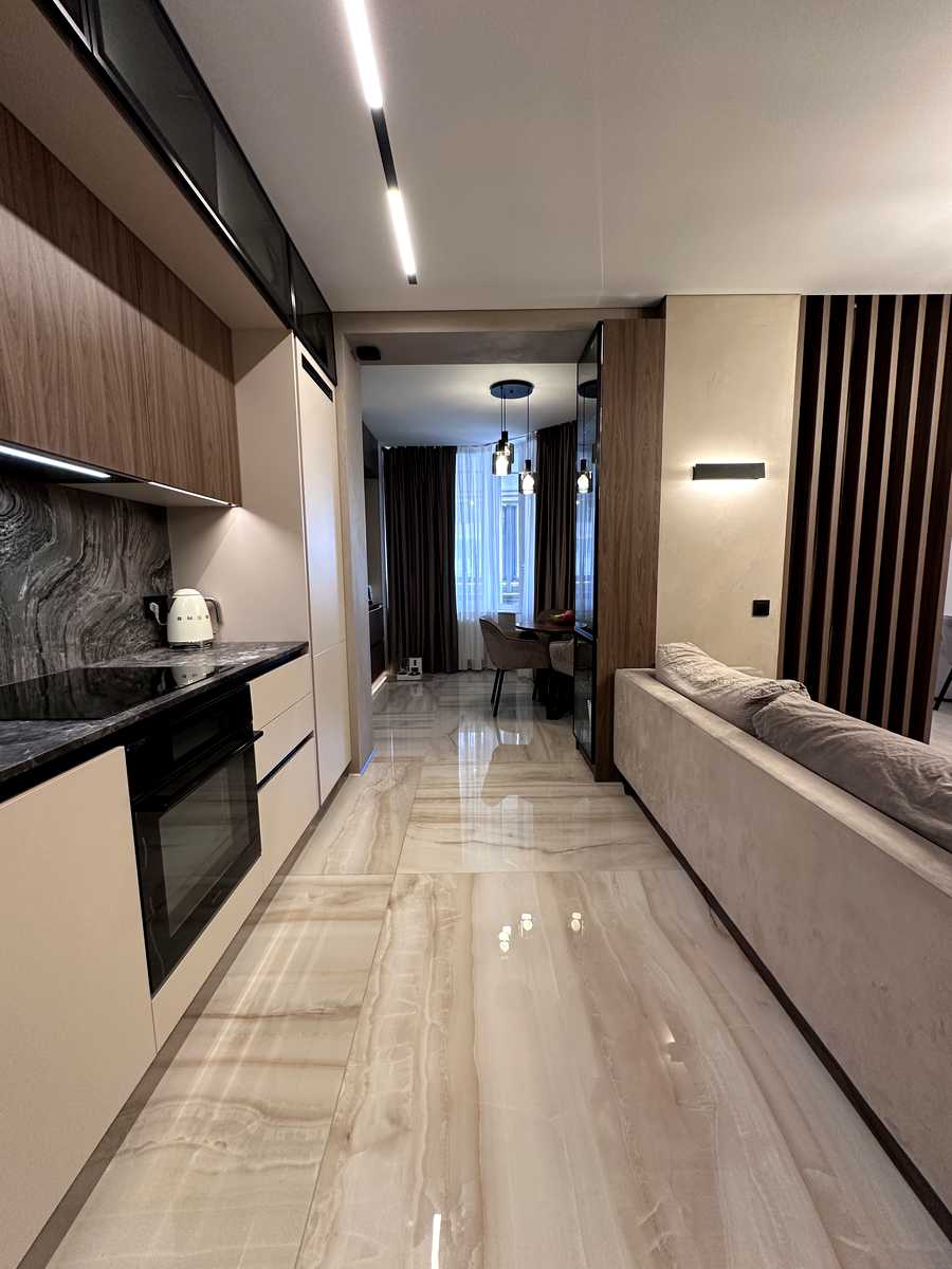 1876485038980326