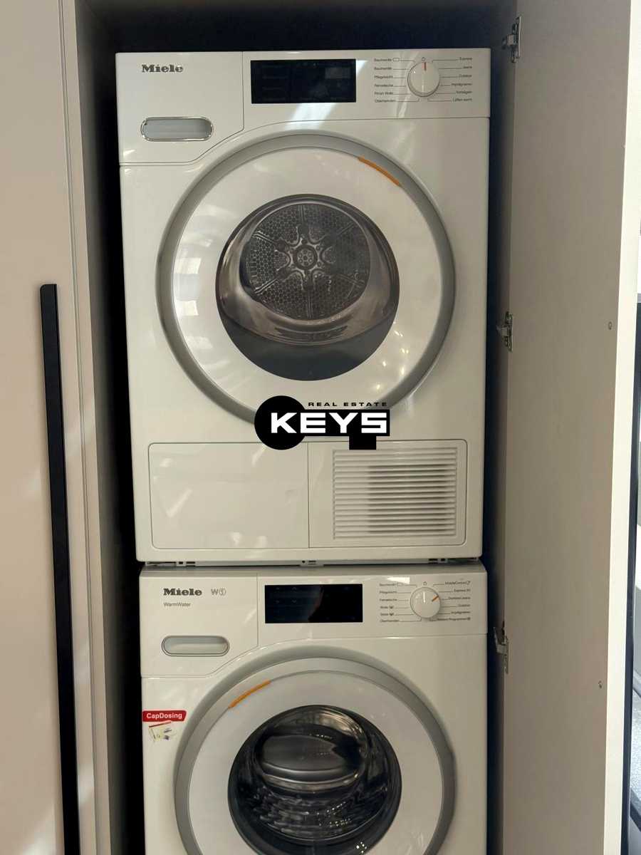 1876486598944972