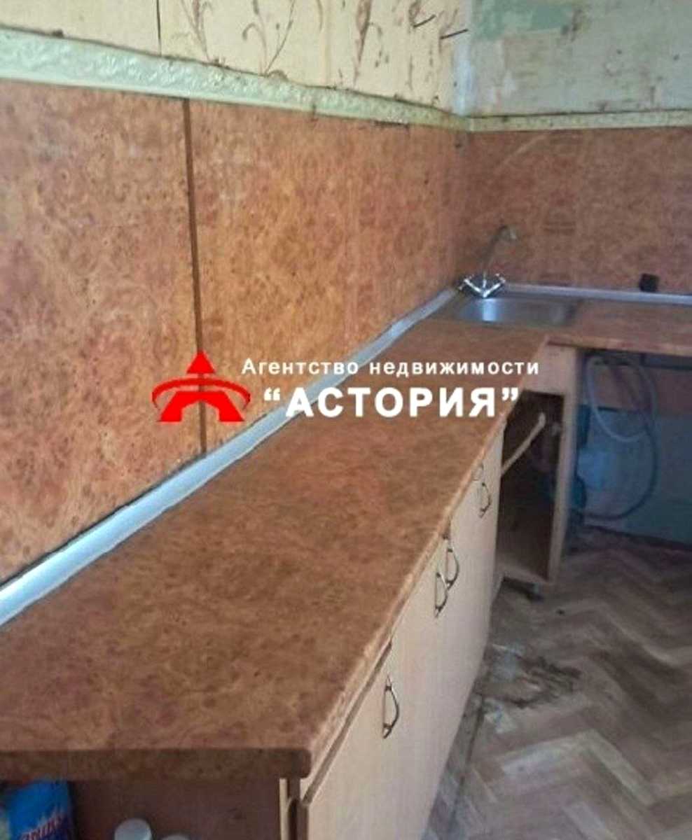 1876489892833989