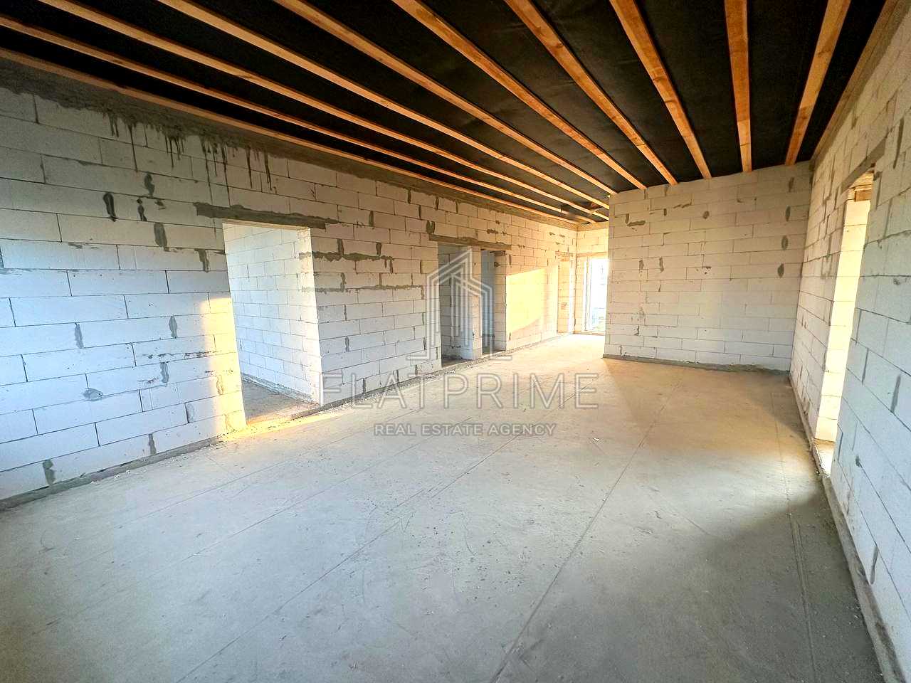 1876489985932400