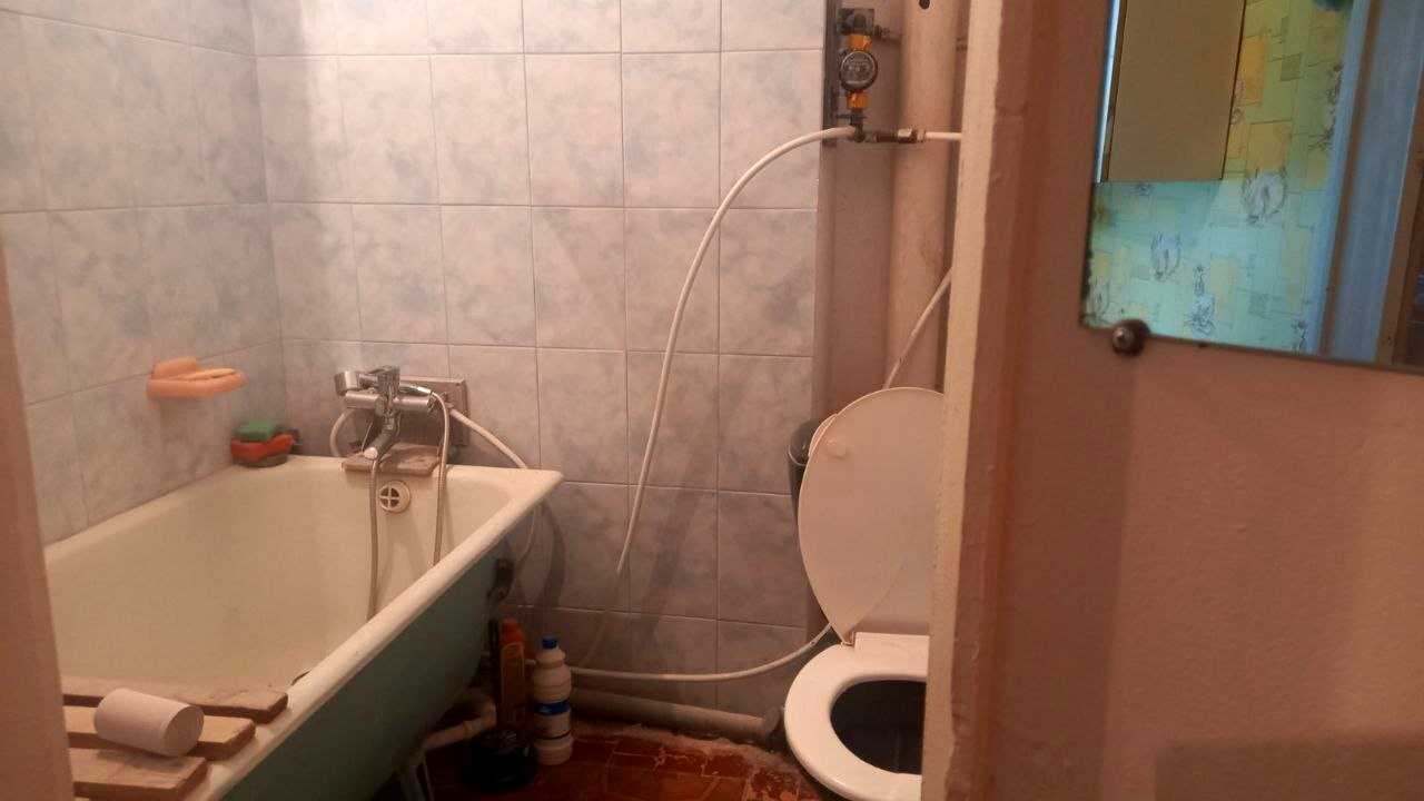 1876493038008060