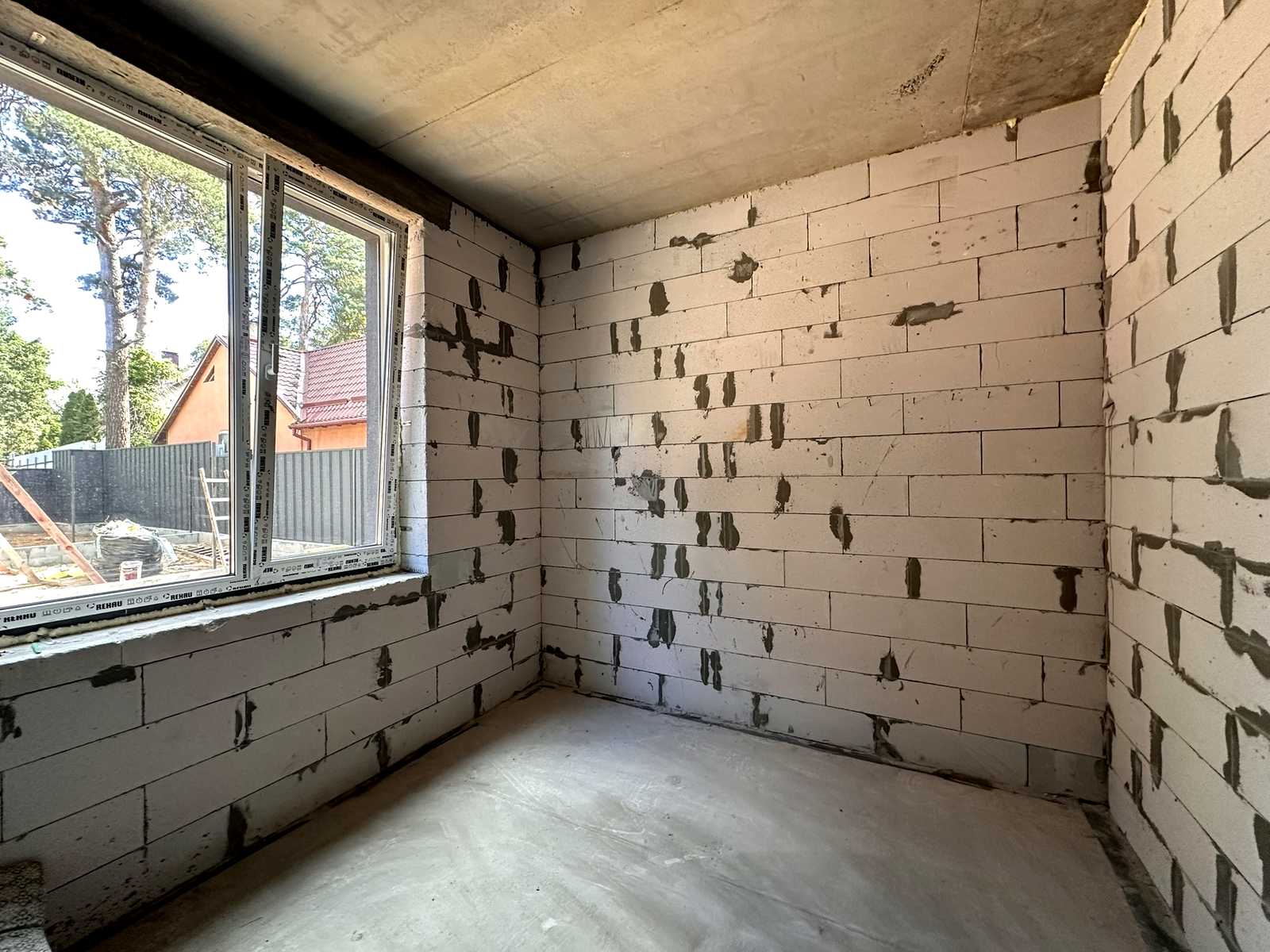 1876493807879710