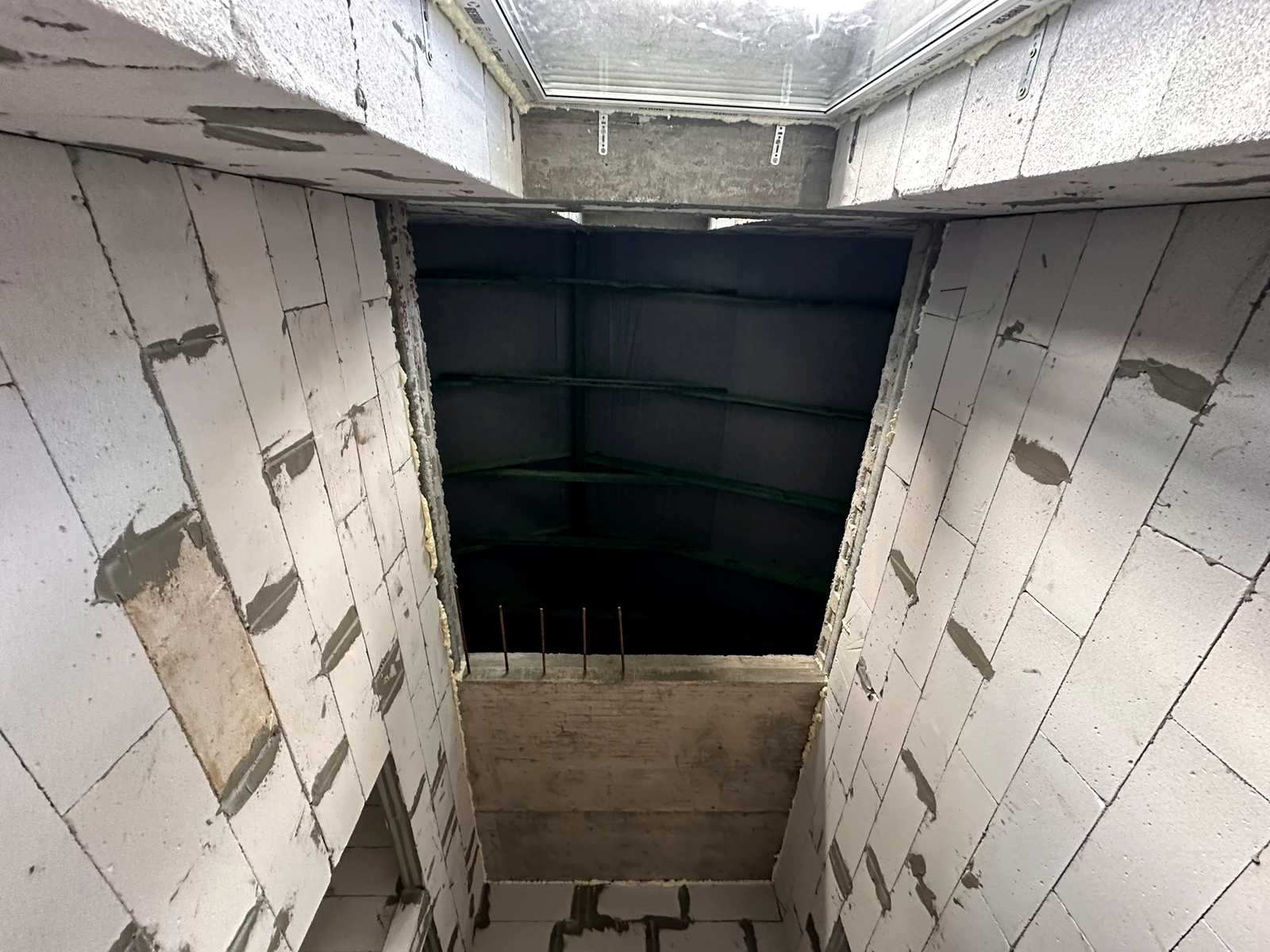 1876493814659723