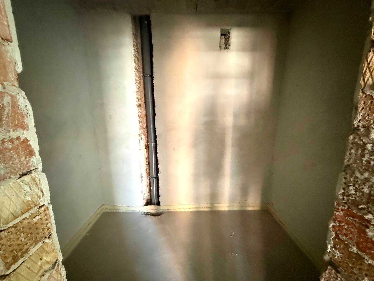 1876496943560538