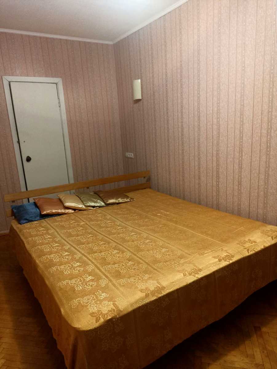 1876497045635691
