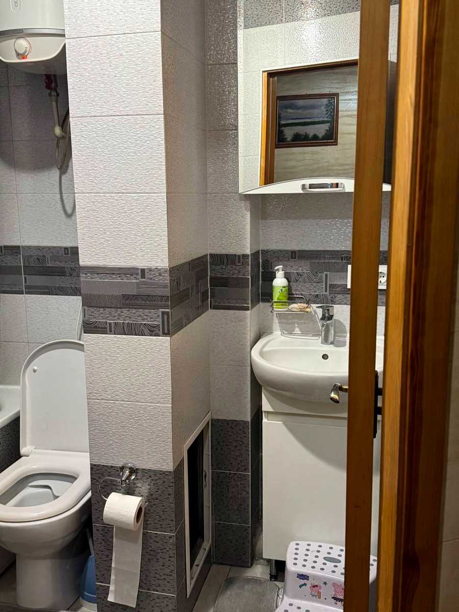 1876497238694433
